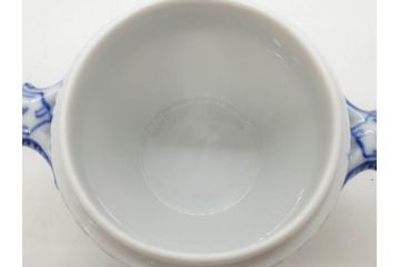 デンマーク　ROYAL COPENHAGEN(ロイヤルコペンハーゲン)　ブルーフルーテッド　ハーフレース　レースの縁取りがエレガントな雰囲気を醸し出すシュガーボウル(シュガーポット、洋食器)(R-075948)
