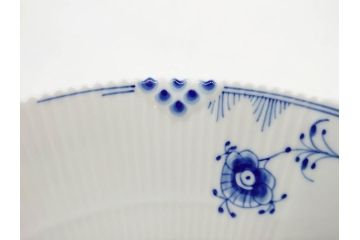 デンマーク　ROYAL COPENHAGEN(ロイヤルコペンハーゲン)　ブルーエレメンツ　美しいフォルムのデザインが目を惹くディーププレート 24cm(皿、洋食器)(R-075949)