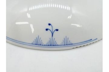 デンマーク　ROYAL COPENHAGEN(ロイヤルコペンハーゲン)　ブルーエレメンツ　美しいフォルムのデザインが目を惹くディーププレート 24cm(皿、洋食器)(R-075949)