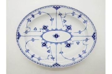 デンマーク　ROYAL COPENHAGEN(ロイヤルコペンハーゲン)　ブルーフルーテッド　ハーフレース　食卓を華やかに演出するオーバルディッシュ(プレート、皿、洋食器)(定価約71500円)(R-075950)
