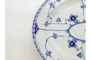 デンマーク　ROYAL COPENHAGEN(ロイヤルコペンハーゲン)　ブルーフルーテッド　ハーフレース　食卓を華やかに演出するオーバルディッシュ(プレート、皿、洋食器)(定価約71500円)(R-075950)