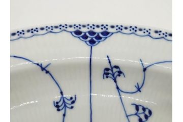 デンマーク　ROYAL COPENHAGEN(ロイヤルコペンハーゲン)　ブルーフルーテッド　ハーフレース　食卓を華やかに演出するオーバルディッシュ(プレート、皿、洋食器)(定価約71500円)(R-075950)