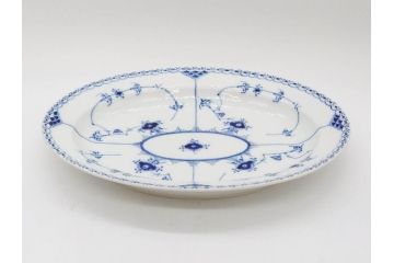 デンマーク　ROYAL COPENHAGEN(ロイヤルコペンハーゲン)　ブルーフルーテッド　ハーフレース　食卓を華やかに演出するオーバルディッシュ(プレート、皿、洋食器)(定価約71500円)(R-075951)