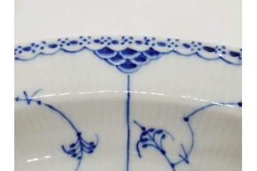 デンマーク　ROYAL COPENHAGEN(ロイヤルコペンハーゲン)　ブルーフルーテッド　ハーフレース　食卓を華やかに演出するオーバルディッシュ(プレート、皿、洋食器)(定価約71500円)(R-075951)