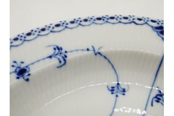 デンマーク　ROYAL COPENHAGEN(ロイヤルコペンハーゲン)　ブルーフルーテッド　ハーフレース　食卓を華やかに演出するオーバルディッシュ(プレート、皿、洋食器)(定価約71500円)(R-075951)