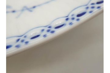 デンマーク　ROYAL COPENHAGEN(ロイヤルコペンハーゲン)　ブルーフルーテッド　ハーフレース　食卓を華やかに演出するオーバルディッシュ(プレート、皿、洋食器)(定価約71500円)(R-075951)