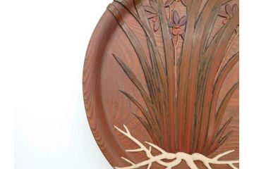 在銘　金城一国斎作　高盛絵　栗材　花に蜂図　職人による繊細な技法が素敵なお盆(作家物、漆芸、木製、楕円、オーバル、トレー、トレイ、伝統工芸品)(R-075959)