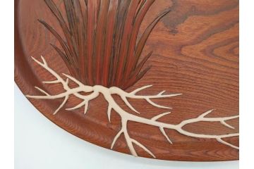在銘　金城一国斎作　高盛絵　栗材　花に蜂図　職人による繊細な技法が素敵なお盆(作家物、漆芸、木製、楕円、オーバル、トレー、トレイ、伝統工芸品)(R-075959)