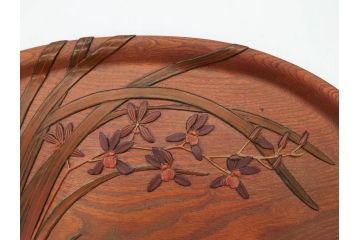 在銘　金城一国斎作　高盛絵　栗材　花に蜂図　職人による繊細な技法が素敵なお盆(作家物、漆芸、木製、楕円、オーバル、トレー、トレイ、伝統工芸品)(R-075959)