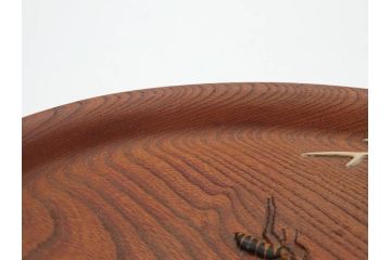 在銘　金城一国斎作　高盛絵　栗材　花に蜂図　職人による繊細な技法が素敵なお盆(作家物、漆芸、木製、楕円、オーバル、トレー、トレイ、伝統工芸品)(R-075959)