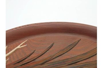 在銘　金城一国斎作　高盛絵　栗材　花に蜂図　職人による繊細な技法が素敵なお盆(作家物、漆芸、木製、楕円、オーバル、トレー、トレイ、伝統工芸品)(R-075959)
