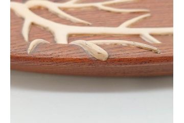 在銘　金城一国斎作　高盛絵　栗材　花に蜂図　職人による繊細な技法が素敵なお盆(作家物、漆芸、木製、楕円、オーバル、トレー、トレイ、伝統工芸品)(R-075959)