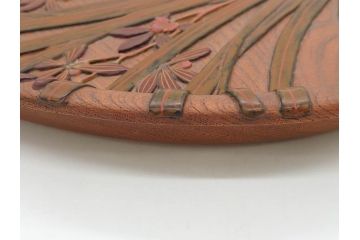 在銘　金城一国斎作　高盛絵　栗材　花に蜂図　職人による繊細な技法が素敵なお盆(作家物、漆芸、木製、楕円、オーバル、トレー、トレイ、伝統工芸品)(R-075959)