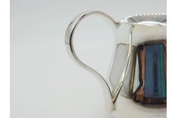 フランス　クリストフル　CHRISTOFLE　アルビ　シルバーコーティング　シンプルながら洗練されたデザインが素敵なティーポット&クリーマー(銀メッキ、ミルクポット、ミルクジャー)(R-075960)
