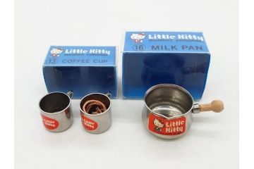昭和レトロ　当時物　1976年頃　サンリオ　SANRIO　リトルキティ　Little Kitty　ミニチュアコレクション　Miniature Collection　キャラクターグッズなど　まとめて57点セット(ハローキティ、雑貨、2・3・8・9・11・13・16・20.・27・28・32・36・37・38・42、お菓子、おまけ、オマケ、ソフビ、ネームタグ、キーホルダー)(R-075967)