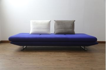 中古　美品　2022年購入　Ligne roset(リーン・ロゼ)　ROSETPrado(ロゼプラド)　デザイン性にこだわりを感じるスタイリッシュな3Pソファ(リーンロゼ、3人掛けソファ、三人掛け、トリプルソファ)(R-075970)