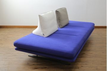 中古　美品　2022年購入　Ligne roset(リーン・ロゼ)　ROSETPrado(ロゼプラド)　デザイン性にこだわりを感じるスタイリッシュな3Pソファ(リーンロゼ、3人掛けソファ、三人掛け、トリプルソファ)(R-075970)