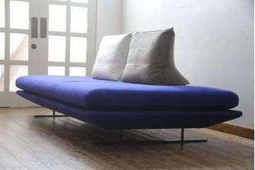 中古　美品　2022年購入　Ligne roset(リーン・ロゼ)　ROSETPrado(ロゼプラド)　デザイン性にこだわりを感じるスタイリッシュな3Pソファ(リーンロゼ、3人掛けソファ、三人掛け、トリプルソファ)(R-075970)