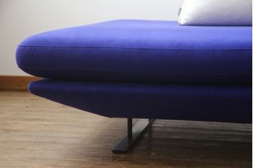 中古　美品　2022年購入　Ligne roset(リーン・ロゼ)　ROSETPrado(ロゼプラド)　デザイン性にこだわりを感じるスタイリッシュな3Pソファ(リーンロゼ、3人掛けソファ、三人掛け、トリプルソファ)(R-075970)
