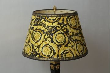中古　EURO CASA(ユーロカーサ)取り扱い　最高級　VERSACE HOME(ヴェルサーチホーム)　MEDUSA(メデューサ)　ゴージャスな空間を演出するテーブルランプ(卓上照明、テーブルライト、デスクスタンド、スタンドライト)(R-075973)