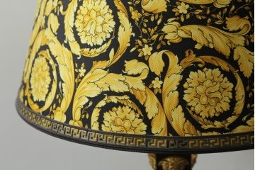 中古　EURO CASA(ユーロカーサ)取り扱い　最高級　VERSACE HOME(ヴェルサーチホーム)　MEDUSA(メデューサ)　ゴージャスな空間を演出するテーブルランプ(卓上照明、テーブルライト、デスクスタンド、スタンドライト)(R-075973)