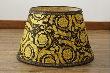 中古　EURO CASA(ユーロカーサ)取り扱い　最高級　VERSACE HOME(ヴェルサーチホーム)　MEDUSA(メデューサ)　ゴージャスな空間を演出するテーブルランプ(卓上照明、テーブルライト、デスクスタンド、スタンドライト)(R-075973)