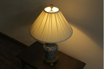 中古　サァラ麻布取り扱い　WILDWOOD JAPAN(ワイルドウッドジャパン)　和モダンテイストの空間演出にぴったりの卓上照明(テーブルライト、スタンドライト、テーブルスタンド)(R-075975)