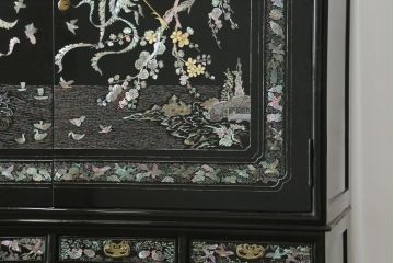 アジアンビンテージ　高級品　韓国民芸家具　圧巻の螺鈿(ラデン)細工がインパクト抜群のワードローブ(洋服タンス、収納棚、ヴィンテージ)(R-075976)