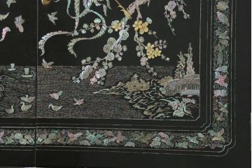 アジアンビンテージ　高級品　韓国民芸家具　圧巻の螺鈿(ラデン)細工がインパクト抜群のワードローブ(洋服タンス、収納棚、ヴィンテージ)(R-075976)