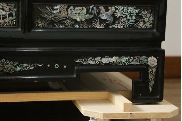 アジアンビンテージ　高級品　韓国民芸家具　圧巻の螺鈿(ラデン)細工がインパクト抜群のワードローブ(洋服タンス、収納棚、ヴィンテージ)(R-075976)
