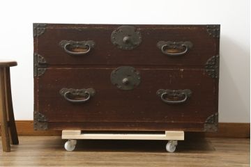 和製アンティーク　上手物!!　特注金具　総桐　趣のある佇まいが魅力的な関東衣装箪笥ローボード(時代箪笥、和タンス、桐たんす、桐箪笥、収納箪笥、引き出し、ローチェスト)(R-075982)