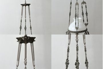 アンティーク照明　ヨーロッパ　高級品!!　陶器製の油タンクと豪華な真鍮製の吊り金具が魅力的なオイルランプ(天井照明、吊り下げランプ、ランタン、ハンギングランプ)(R-075983)
