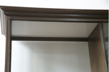 中古　特注品!!　永田良介商店　洗練された佇まいが魅力的な脚付きガラスケース(Gケース、ショーケース、ディスプレイケース、コレクションケース、飾り棚、陳列棚、店舗什器)(R-075984)