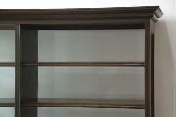 中古　特注品!!　永田良介商店　洗練された佇まいが魅力的な脚付きガラスケース(Gケース、ショーケース、ディスプレイケース、コレクションケース、飾り棚、陳列棚、店舗什器)(R-075984)