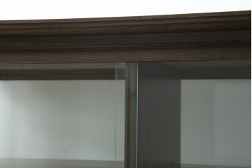 中古　特注品!!　永田良介商店　洗練された佇まいが魅力的な脚付きガラスケース(Gケース、ショーケース、ディスプレイケース、コレクションケース、飾り棚、陳列棚、店舗什器)(R-075984)