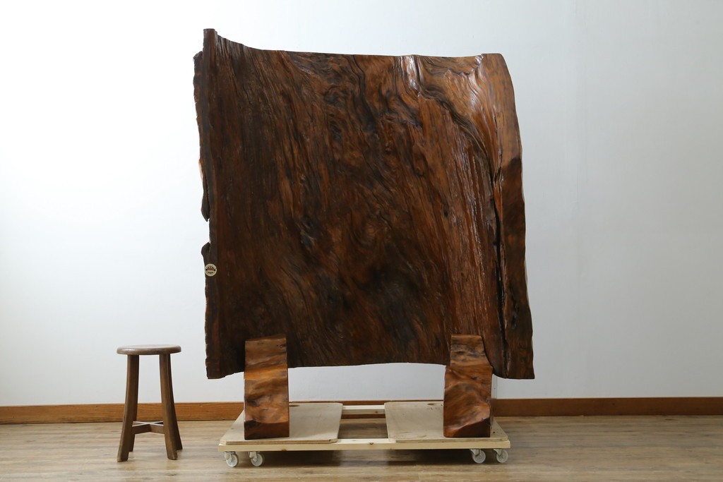 中古　特大!!　漆塗り　木の質感そのままで存在感抜群!屋久杉材の衝立て　定価約400万円　(R-075989)