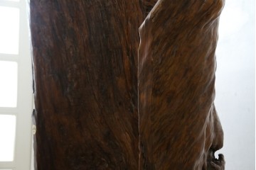 中古　特大!!　漆塗り　木の質感そのままで存在感抜群!屋久杉材の衝立て　定価約400万円　(R-075989)