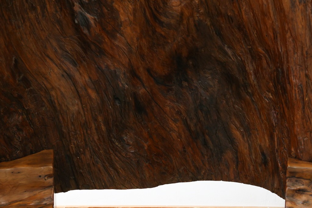 中古　特大!!　漆塗り　木の質感そのままで存在感抜群!屋久杉材の衝立て　定価約400万円　(R-075989)