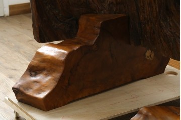 中古　特大!!　漆塗り　木の質感そのままで存在感抜群!屋久杉材の衝立て　定価約400万円　(R-075989)