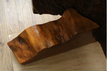 中古　特大!!　漆塗り　木の質感そのままで存在感抜群!屋久杉材の衝立て　定価約400万円　(R-075989)