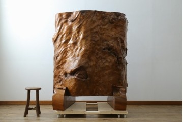 中古　特大!!　漆塗り　木の質感そのままで存在感抜群!屋久杉材の衝立て　定価約400万円　(R-075989)