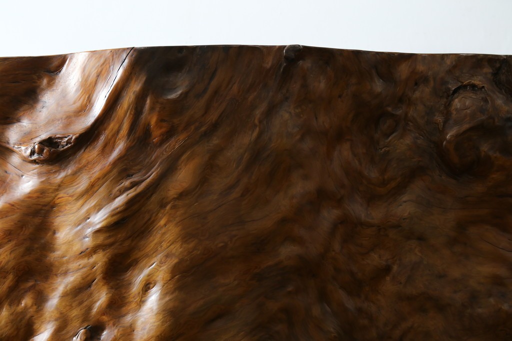 中古　特大!!　漆塗り　木の質感そのままで存在感抜群!屋久杉材の衝立て　定価約400万円　(R-075989)