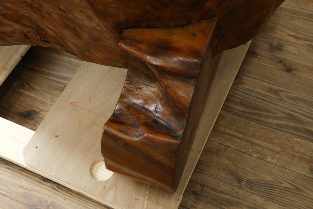 中古　特大!!　漆塗り　木の質感そのままで存在感抜群!屋久杉材の衝立て　定価約400万円　(R-075989)