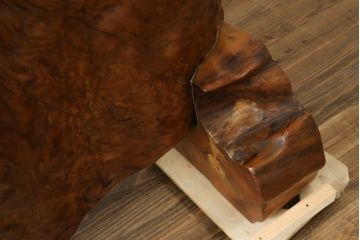 中古　特大!!　屋久杉　漆塗り　木の質感そのままで存在感抜群の衝立て(パーテーション、衝い立て、つい立て、間仕切り、仕切り、ディスプレイ)(定価約400万円)(R-075989)