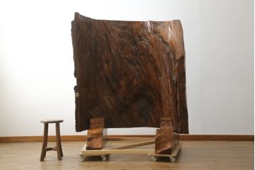 中古　特大!!　屋久杉　漆塗り　木の質感そのままで存在感抜群の衝立て(パーテーション、衝い立て、つい立て、間仕切り、仕切り、ディスプレイ)(定価約400万円)(R-075989)