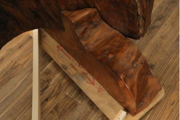 中古　特大!!　屋久杉　漆塗り　木の質感そのままで存在感抜群の衝立て(パーテーション、衝い立て、つい立て、間仕切り、仕切り、ディスプレイ)(定価約400万円)(R-075989)