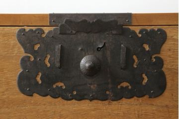 和製アンティーク　前面内部・桐材　時代を経た趣が感じられる佐渡小木箪笥(佐渡箪笥、和たんす、時代箪笥、収納箪笥、引き出し、重ねタンス)(R-075990)