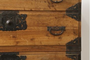 和製アンティーク　前面内部・桐材　時代を経た趣が感じられる佐渡小木箪笥ローボード(佐渡箪笥、和たんす、時代箪笥、収納箪笥、衣装箪笥、引き出し、ローチェスト、テレビ台)(R-075991)