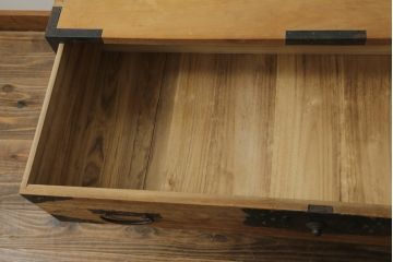 和製アンティーク　前面内部・桐材　時代を経た趣が感じられる佐渡小木箪笥ローボード(佐渡箪笥、和たんす、時代箪笥、収納箪笥、衣装箪笥、引き出し、ローチェスト、テレビ台)(R-075992)