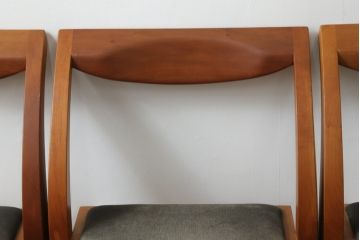 中古　イタリア製　ポラダ(porada)社　アーレキン(ARLEKIN)　優美な曲線ラインが目を惹くダイニングチェア4脚セット(椅子、イス、いす)(定価4脚で約48万円)(R-075994)